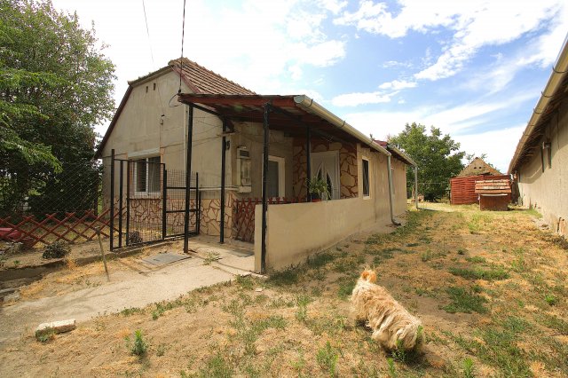 Eladó családi ház, Császáron 33 M Ft, 2 szobás