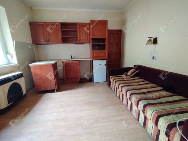 Eladó családi ház, Győrött 59 M Ft, 3 szobás