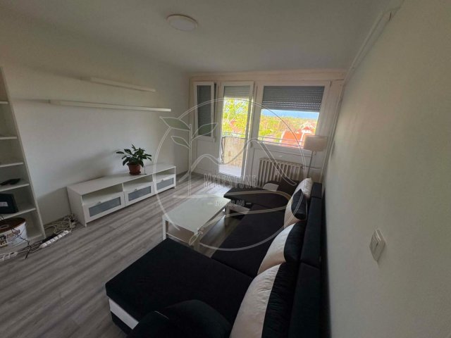Eladó panellakás, Gyulán 29.9 M Ft, 1 szobás
