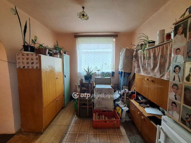 Eladó családi ház, Sárrétudvarin 8.5 M Ft, 2 szobás
