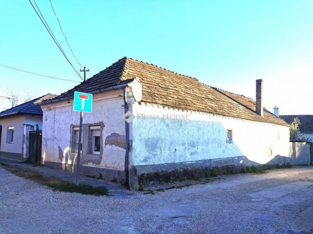 Eladó családi ház, Tatán, Újvilág utcában 43 M Ft, 3 szobás