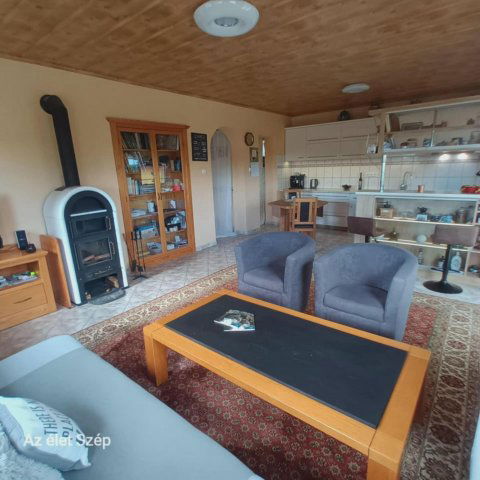 Eladó családi ház, Cserszegtomajon 159.9 M Ft, 4 szobás