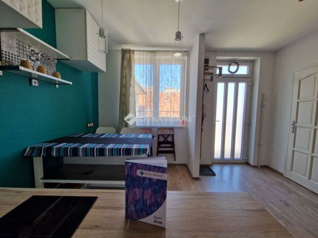 Eladó téglalakás, Budapesten, VII. kerületben, Verseny utcában