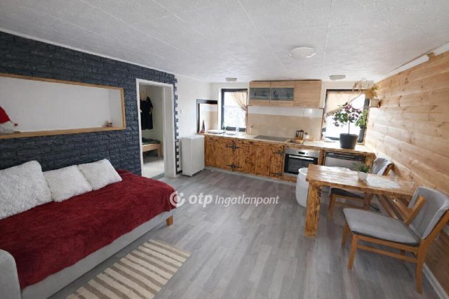 Eladó családi ház, Dunaharasztin 26.9 M Ft, 1+2 szobás