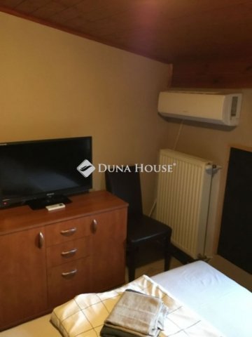 Eladó ipari ingatlan, Budapesten, IV. kerületben 500 M Ft