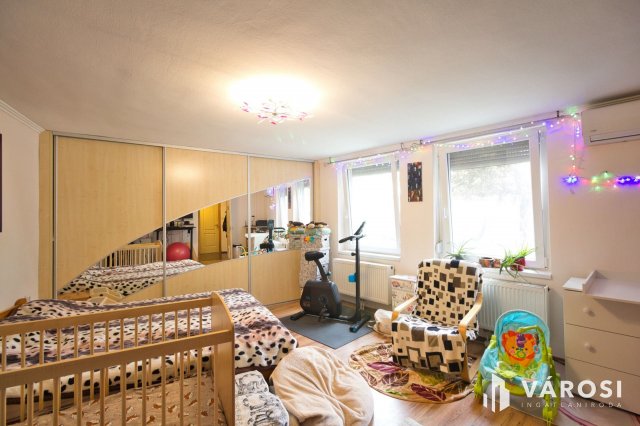 Eladó családi ház, Szegeden 82 M Ft, 3 szobás