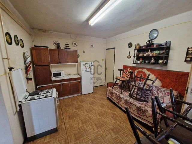 Eladó családi ház, Szomódon 29.8 M Ft, 2 szobás