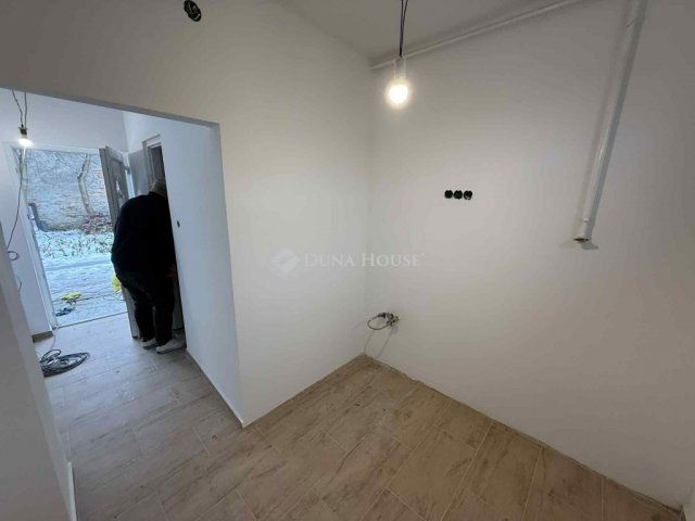 Eladó téglalakás, Mosonmagyaróváron 45 M Ft, 3 szobás