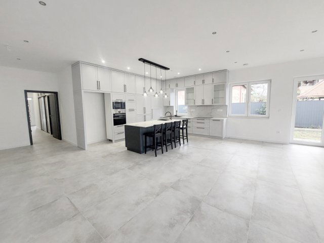 Eladó családi ház, Budapesten, XVII. kerületben 299.99 M Ft