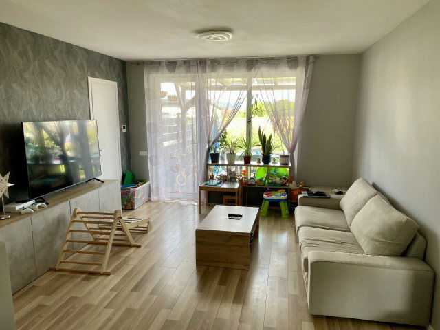 Eladó téglalakás, Tatán 79.99 M Ft, 3 szobás