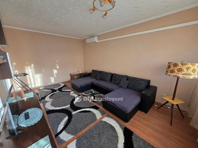 Eladó panellakás, Debrecenben 61.9 M Ft, 1+2 szobás