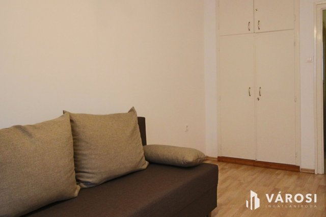 Kiadó téglalakás, albérlet, Békéscsabán 90 E Ft / hó
