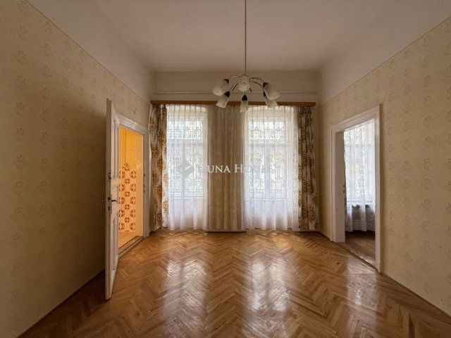 Eladó téglalakás, Budapesten, VI. kerületben 61.9 M Ft, 2 szobás