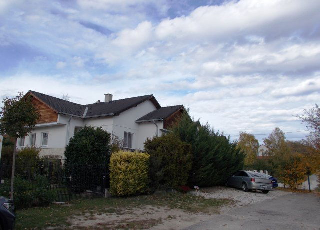 Eladó családi ház, Balatonfűzfőn 128 M Ft, 6 szobás