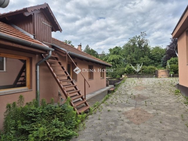 Eladó családi ház, Csömörön 144.5 M Ft, 4 szobás