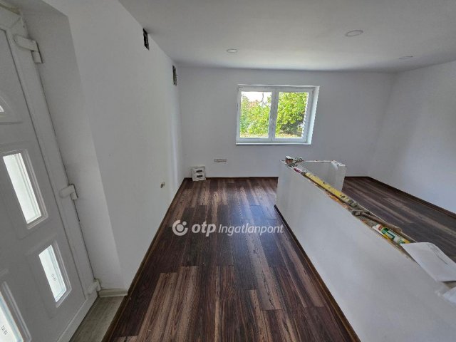 Eladó téglalakás, Berettyóújfaluban 37.9 M Ft, 1 szobás