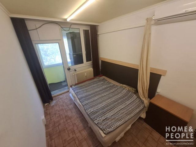 Eladó téglalakás, Szegeden 61 M Ft, 4 szobás