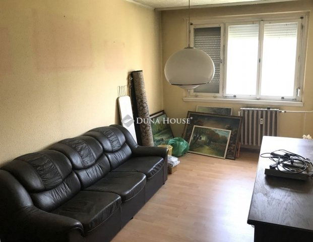 Eladó panellakás, Budapesten, III. kerületben 51.99 M Ft