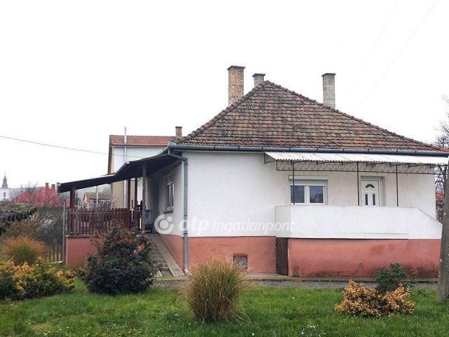 Eladó családi ház, Tolcsván 28 M Ft, 3 szobás