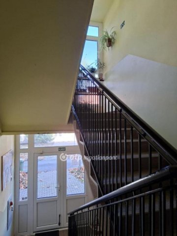 Eladó téglalakás, Hajdúböszörményen 65 M Ft, 2 szobás