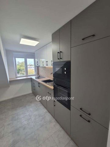 Eladó téglalakás, Pécsett 54.9 M Ft, 2+1 szobás