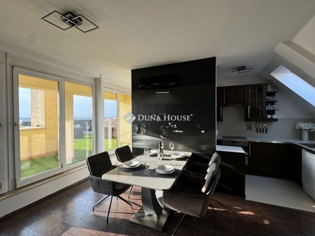 Eladó téglalakás, Budapesten, XVI. kerületben 180 M Ft, 3 szobás