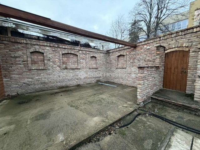 Eladó üzlethelyiség, Hódmezővásárhelyen 73.649 M Ft