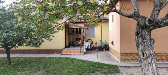 Eladó családi ház, Szolnokon 47 M Ft, 4 szobás