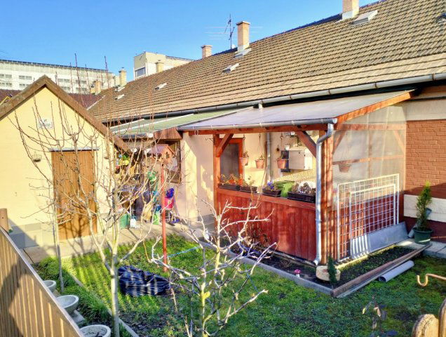 Eladó téglalakás, Budapesten, X. kerületben, Szegély utcában