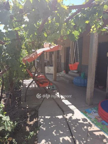 Eladó családi ház, Konyáron 31.5 M Ft, 3 szobás