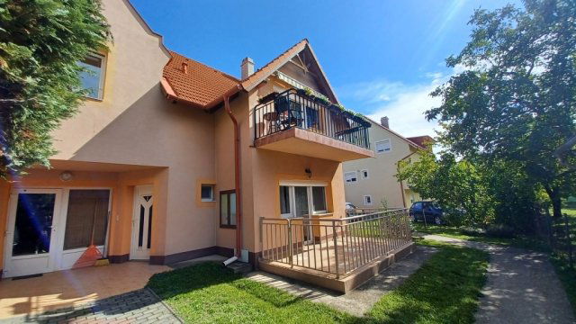 Eladó téglalakás, Balatonfüreden 89.9 M Ft, 3 szobás