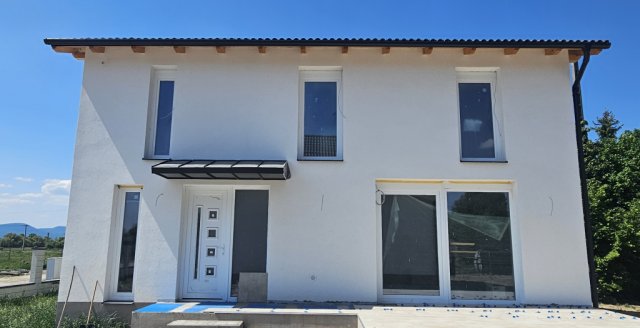 Eladó családi ház, Sződön 116.9 M Ft, 5 szobás