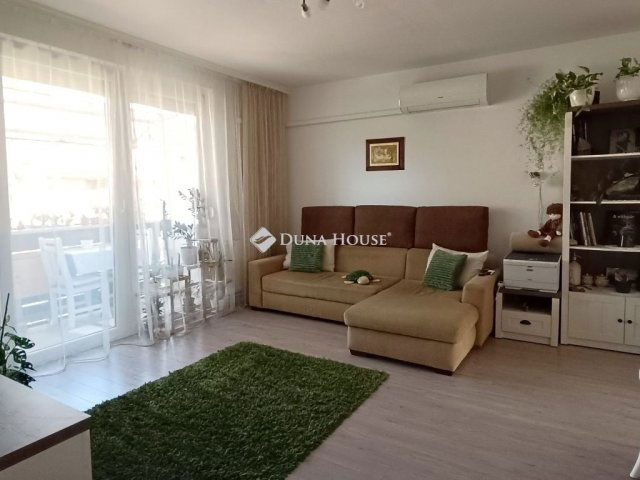 Eladó panellakás, Debrecenben 81.5 M Ft, 3 szobás