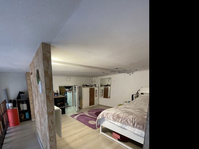 Eladó téglalakás, Budapesten, VI. kerületben, Aradi utcában
