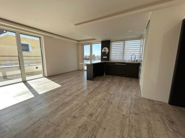 Eladó téglalakás, Debrecenben 119 M Ft, 4 szobás