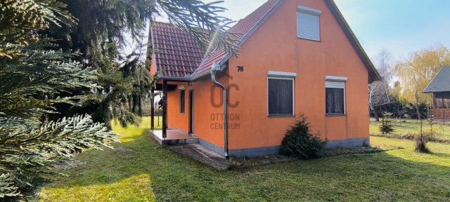 Eladó nyaraló, Balatonmáriafürdőn 52.9 M Ft, 4 szobás