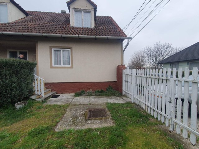 Eladó családi ház, Tapolcán 59.9 M Ft, 6 szobás