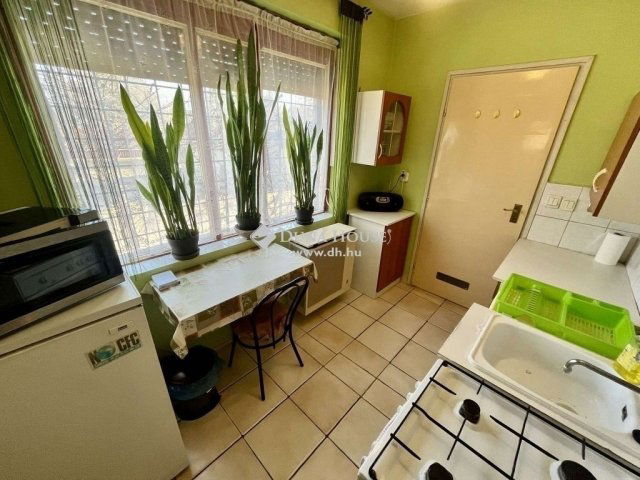 Eladó családi ház, Kecskeméten 74.9 M Ft, 4 szobás