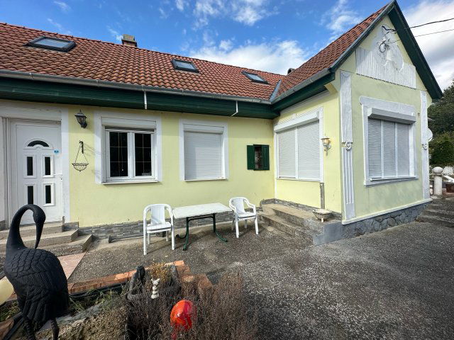 Eladó családi ház, Bálványoson 136.956 M Ft, 5 szobás