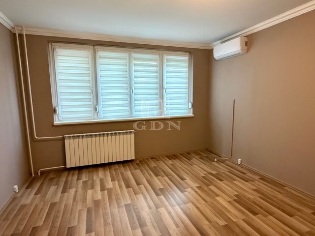 Eladó panellakás, Kecskeméten 53.8 M Ft, 2 szobás