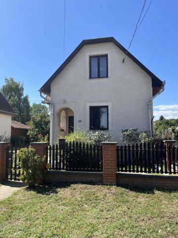 Eladó családi ház, Tiszafüreden 52.99 M Ft, 3 szobás