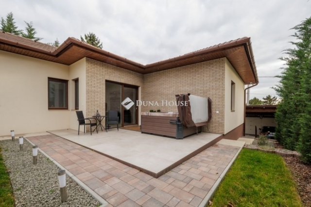 Eladó családi ház, Budapesten, XVII. kerületben 264.99 M Ft