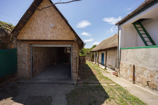Eladó családi ház, Érsekvadkerten 19.9 M Ft, 3 szobás