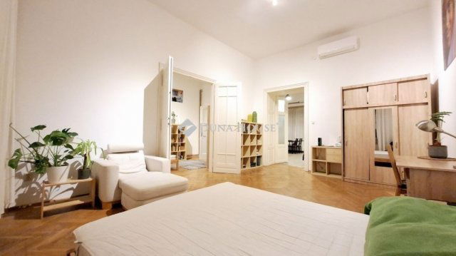 Eladó téglalakás, Budapesten, VIII. kerületben 112 M Ft