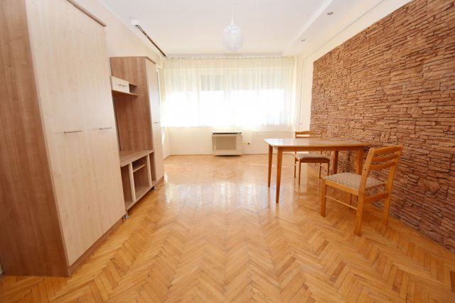 Kiadó téglalakás, albérlet, Debrecenben 200 E Ft / hó