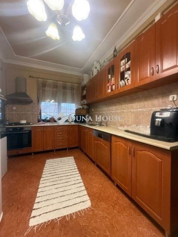 Eladó családi ház, Vecsésen 120 M Ft, 3 szobás