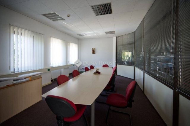 Eladó ipari ingatlan, Alsónémediben 871.2 M Ft