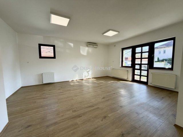 Eladó téglalakás, Szentendrén 135 M Ft, 4+1 szobás