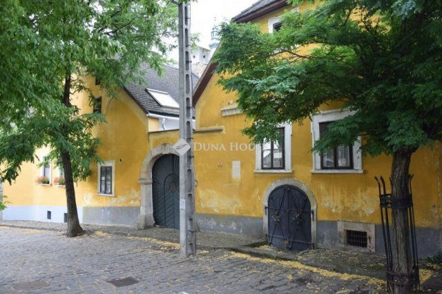 Eladó családi ház, Szentendrén 589 M Ft, 11 szobás