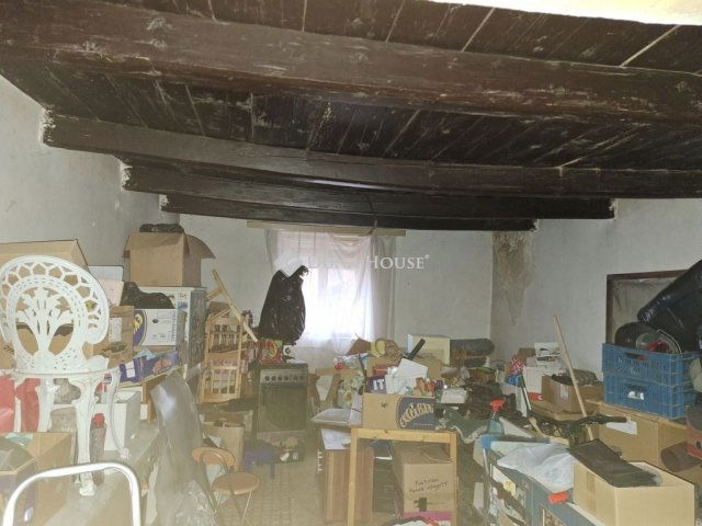 Eladó családi ház, Neszmélyen 15 M Ft, 3 szobás